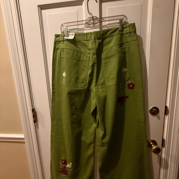 Free People We The Free Summer Bloom embroidered Jeans 
Size 32 - Picture 8 of 15